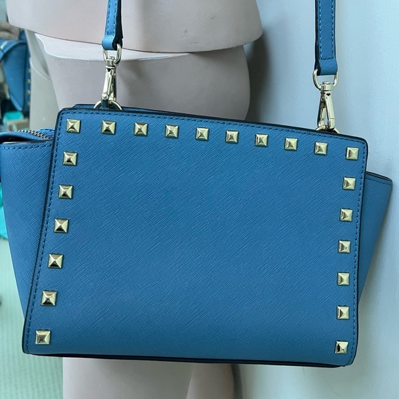 BRAND NEW! MICHAEL KORS Stud Crossbody Bag - Picture 2 of 8